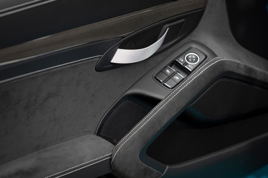 Детали интерьера Porsche 718 Cayman GT4 (982C) 2019 года  (WW) (фото 181 из 190)